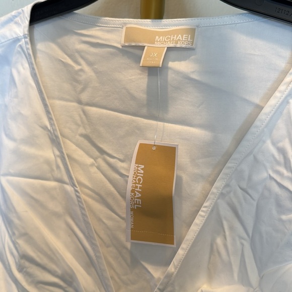 Michael Kors white keyholes blouse NWT 2X - Picture 5 of 10